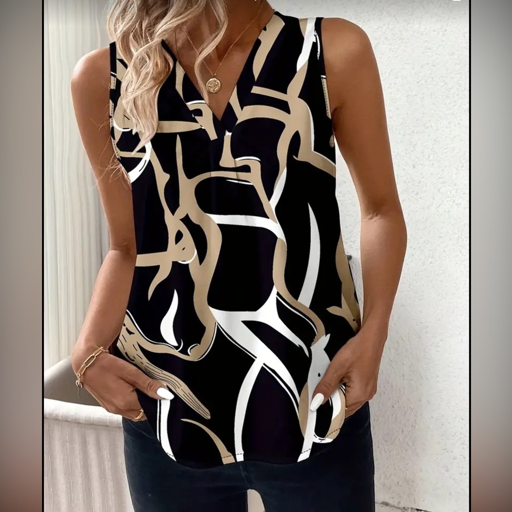 Geometric patterned sleeveless blouse